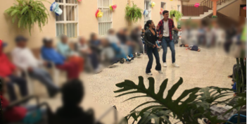 Estudiantes de Comunicación Social y Periodismo llevan alegría al Asilo San Vicente de Paul