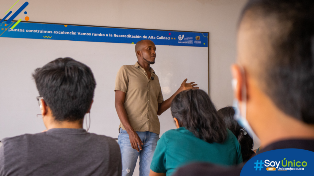 Estudiantes Ingenería Agroambiental en Charla sobre piscicultura