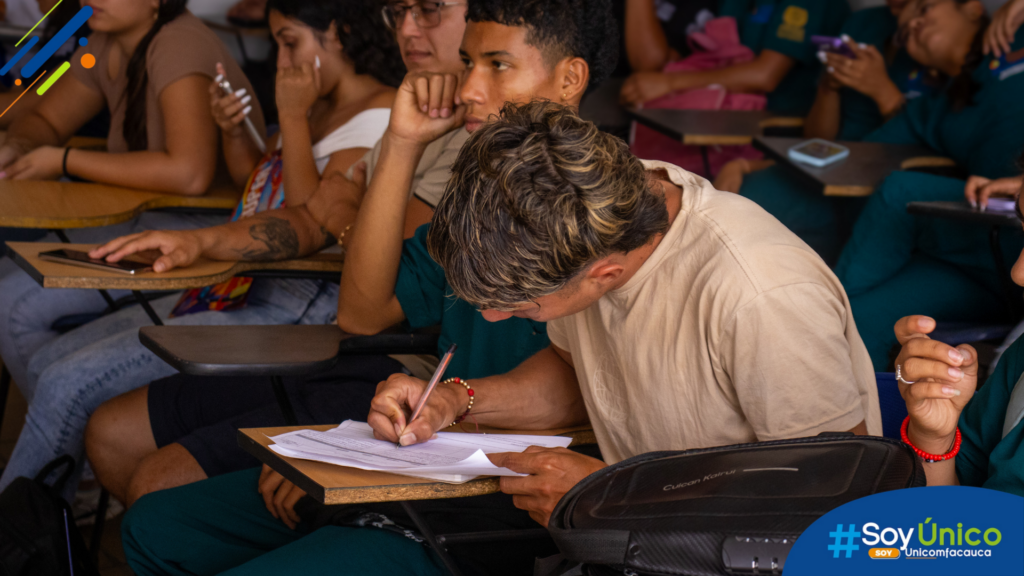 Estudiantes Ingenería Agroambiental en Charla sobre piscicultura