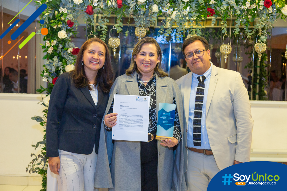 Rectora (e) Mg. Claudia Milena García Castillo, Vicerrector Académico (e) Mg. Daniel Ricardo Velasco Acero y la Coordinadora de Talento Humano Mg. Andrea Ordóñez.