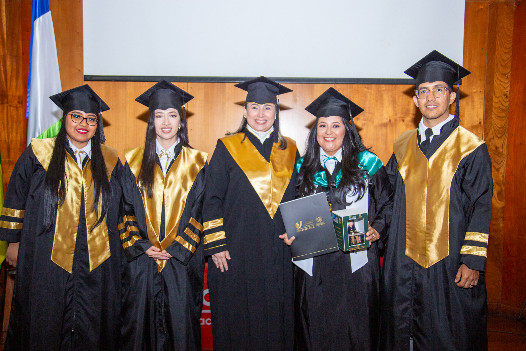 Orgullo Unicomfacaucano: colaboradores alcanzan nuevas metas académicas