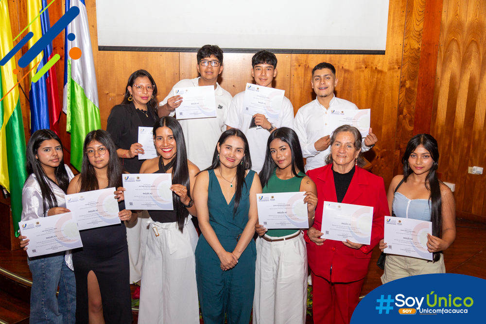 Grupo de estudiantes que finalizaron el nivel A2.