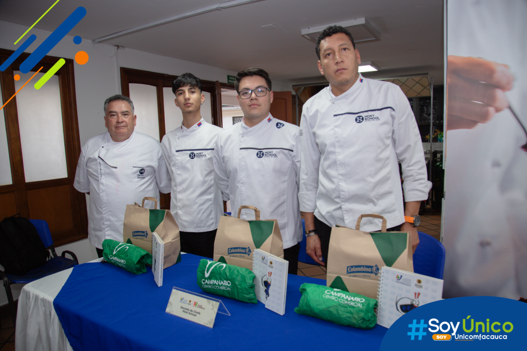 Delegación representante de la Universidad de Chefs Host School.