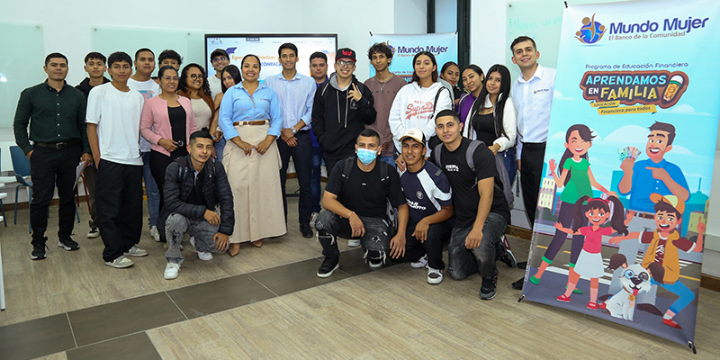Unicomfacauca fortalece la educación financiera con apoyo del Banco Mundo Mujer