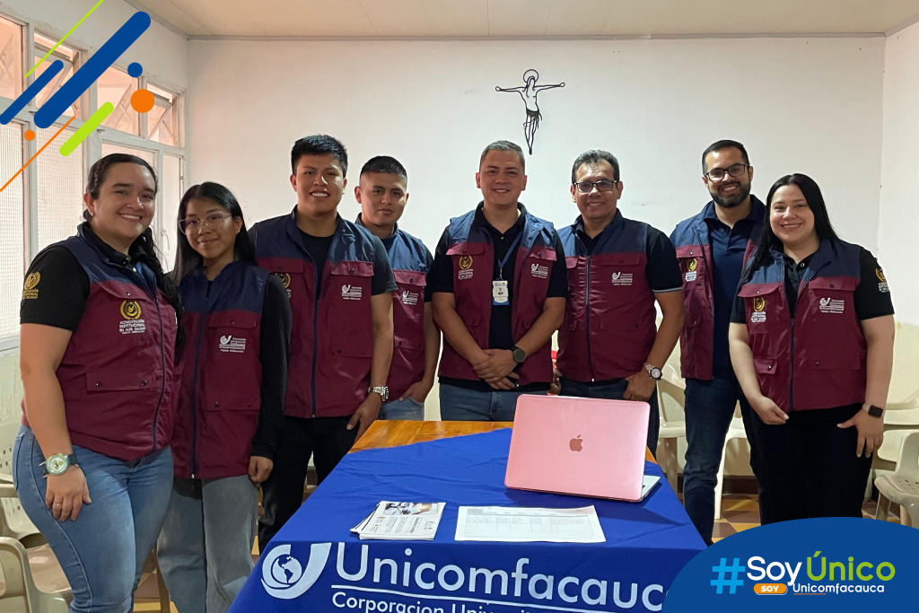 Fotografía grupal de los asesores del Consultorio Jurídico y Centro de Conciliación.