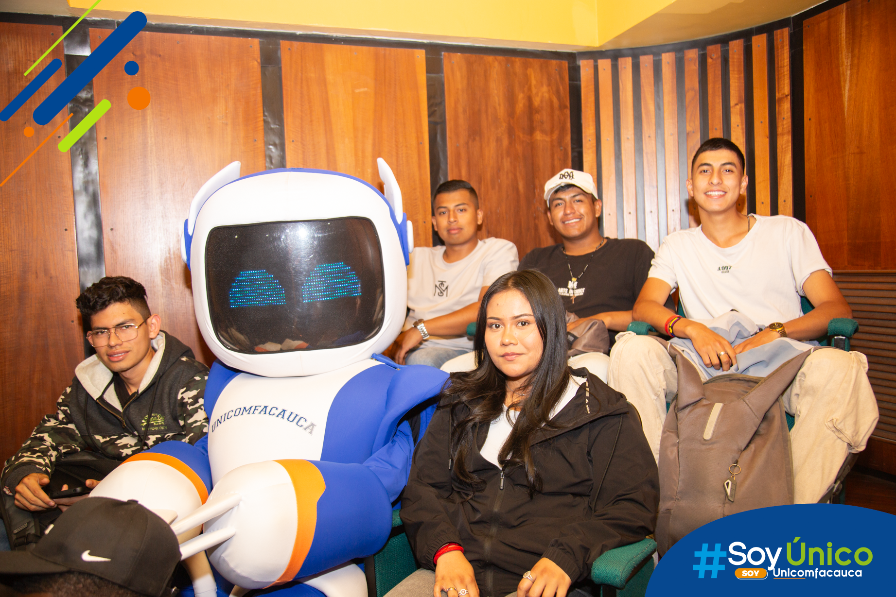 Estudiante en la Feria de Inernacionalización.