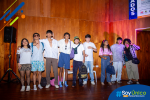 Grupo de Teatro del Colegio Melvin Jhones