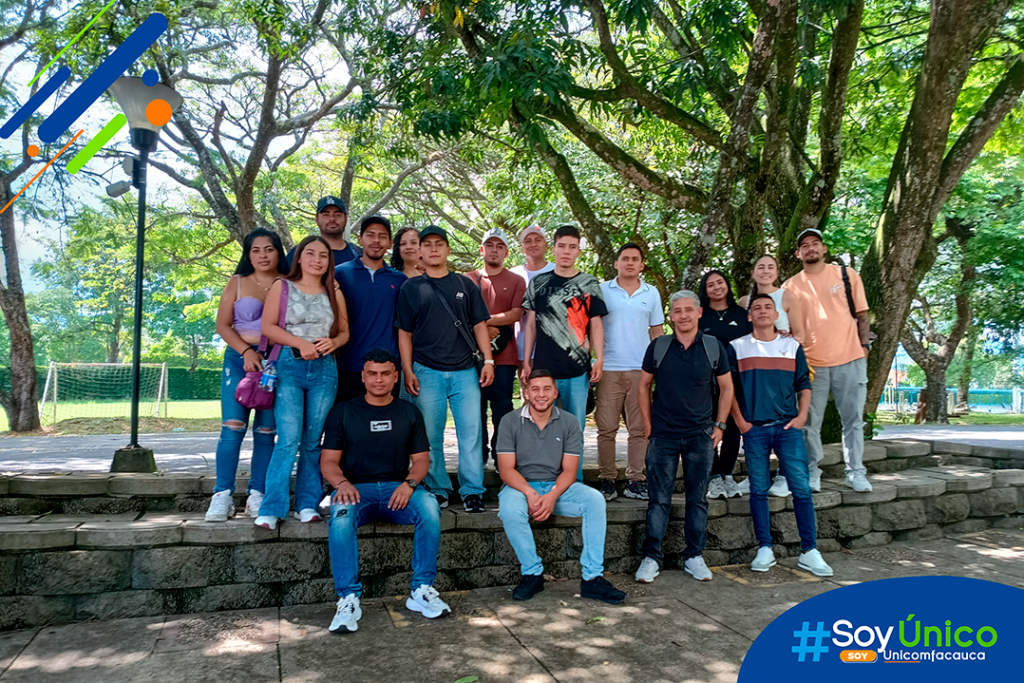 Estudiantes de Ingeniería de Sistemas en la Universidad San Buenaventura.