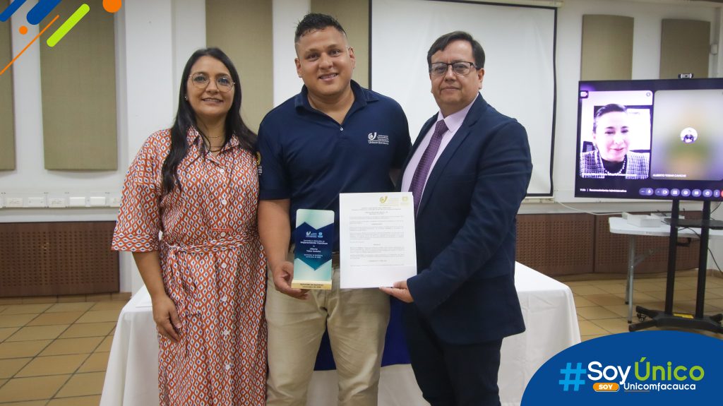 Alberto Tobar Caviche, reconocido por su Mejoramiento Continuo.