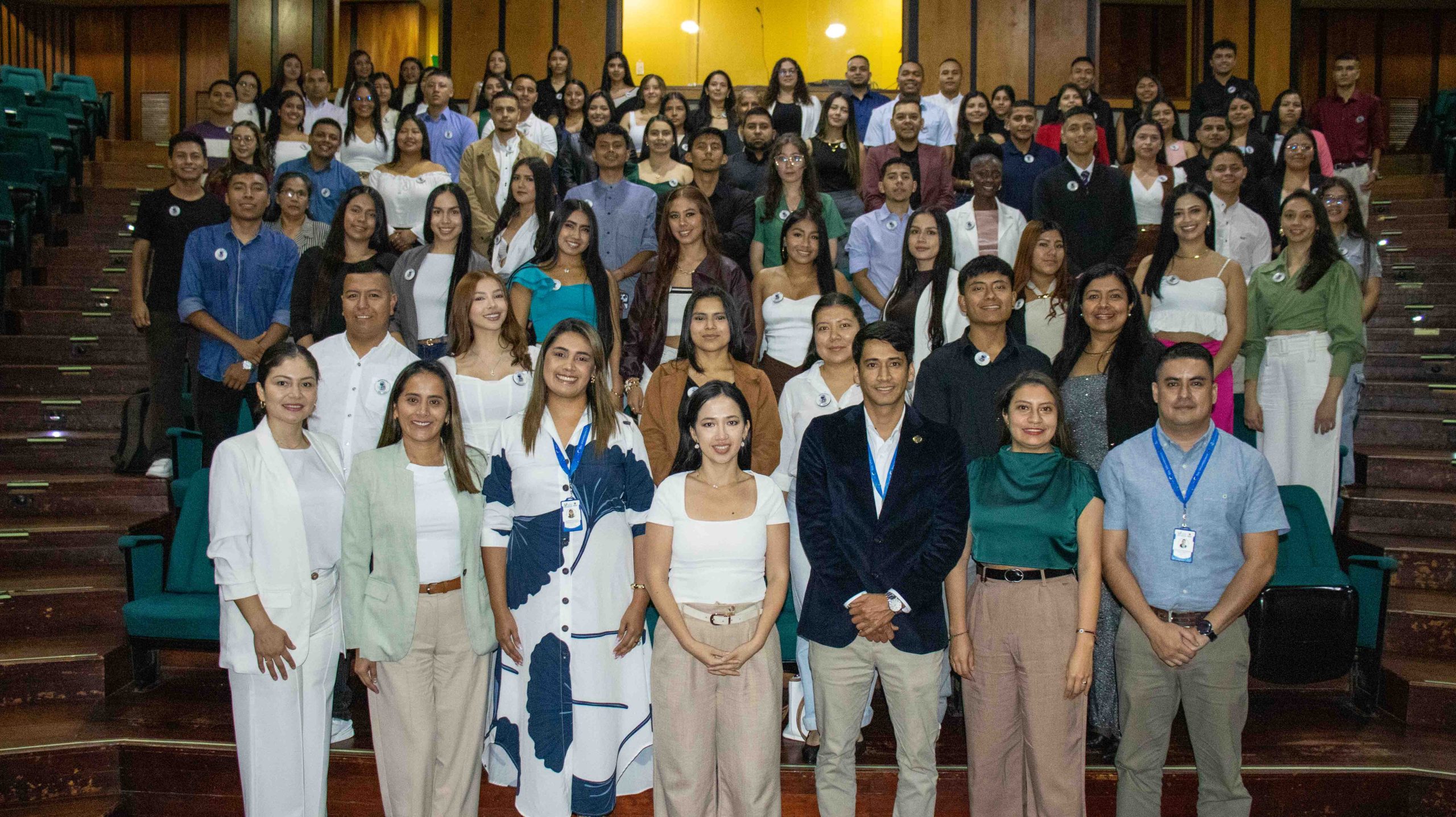 Del aula a la práctica: así inician las prácticas en Ciencias Empresariales