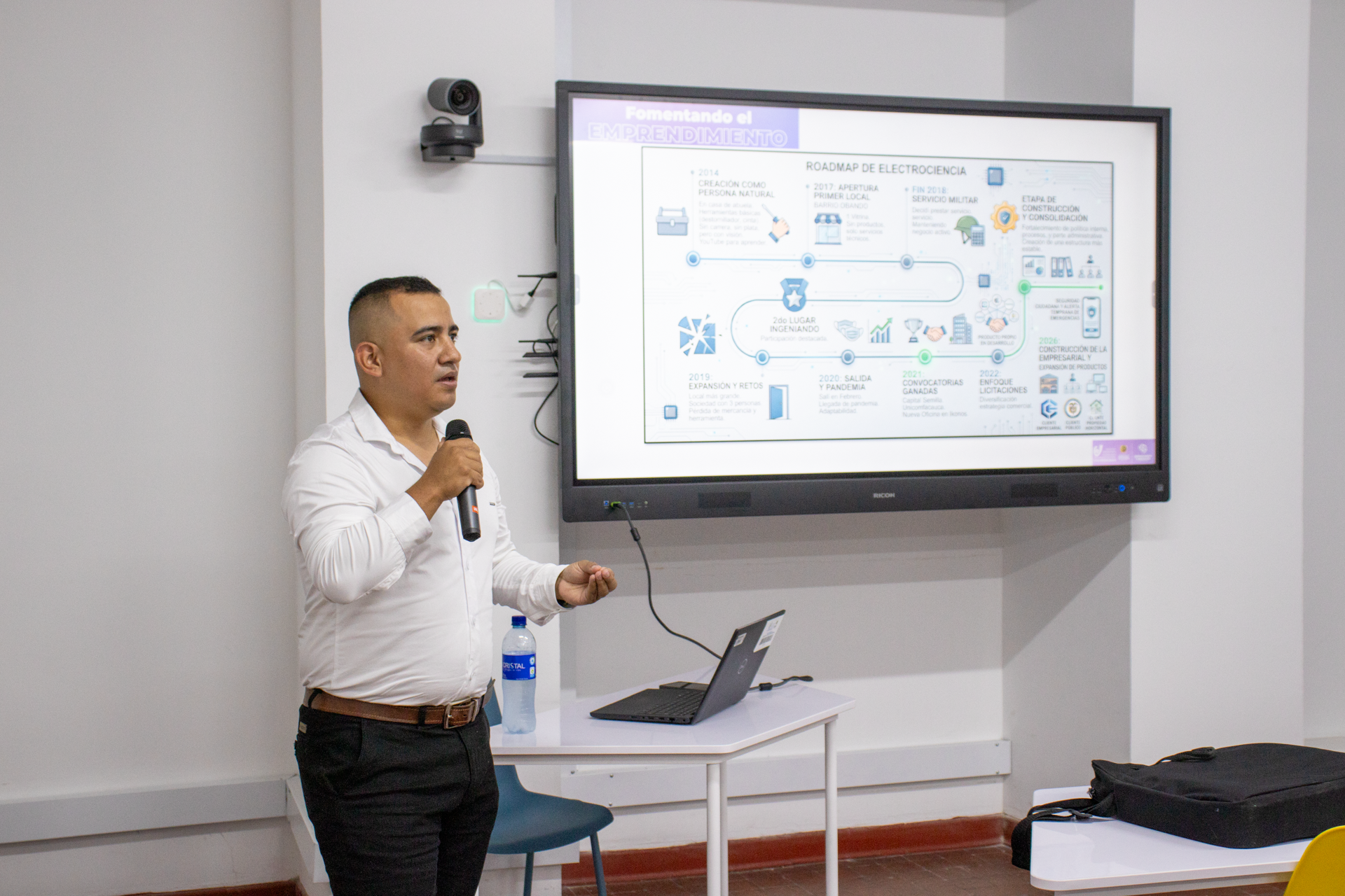 Victor Cárdenas egresado unicomfacaucano y empresario