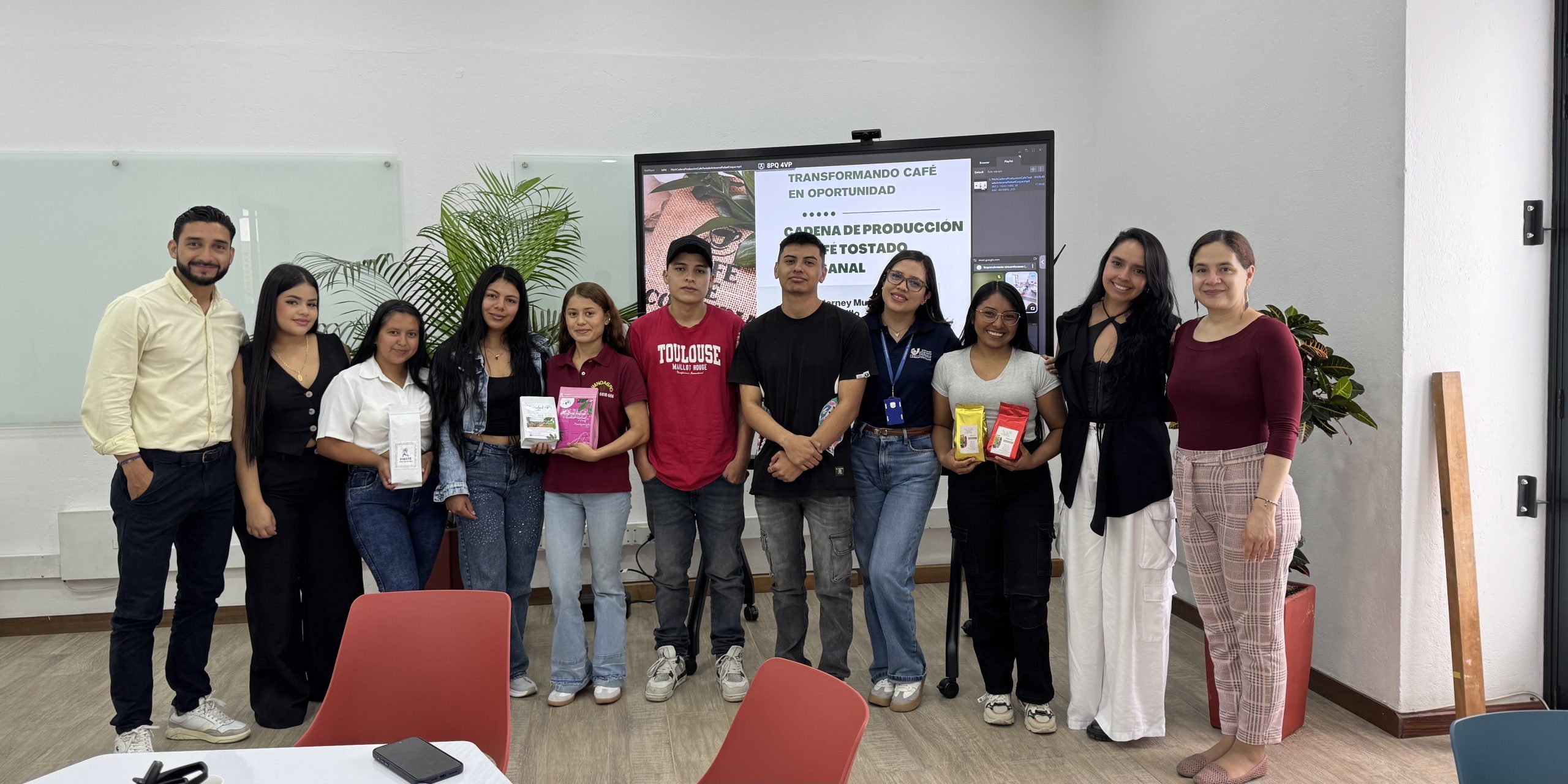 Unicomfacauca continúa impulsando a jóvenes caficultores con emprendimientos innovadores