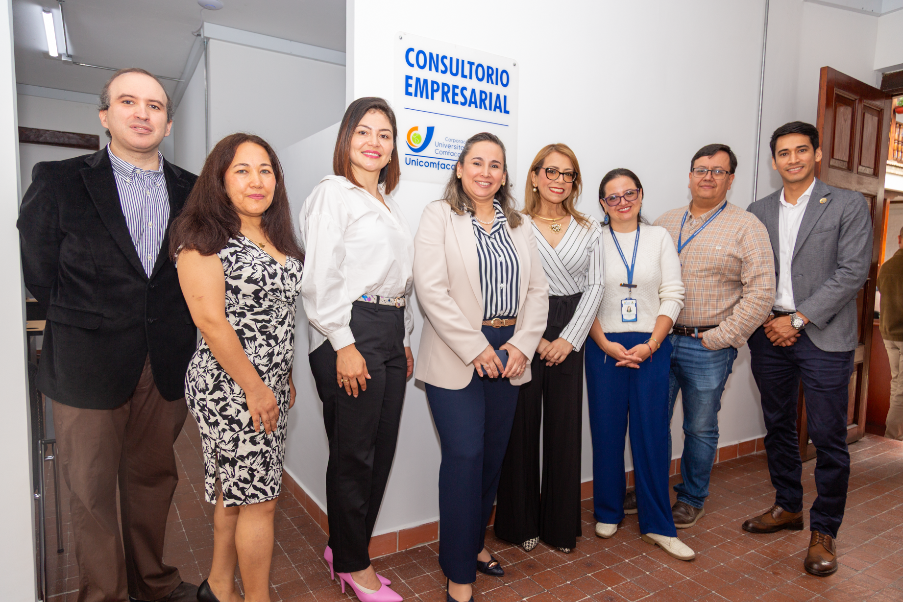 Directivos y Docentes en el Consultorio Empresarial Unicomfacauca.