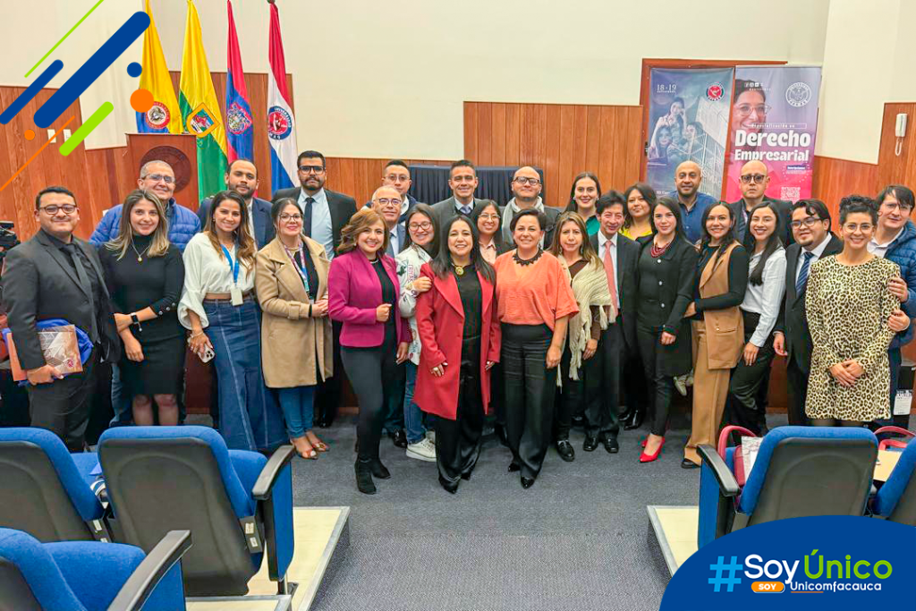 Fotografía grupal de todos los ponentes que participaron en el III Congreso Internacional de Derecho Probatorio.