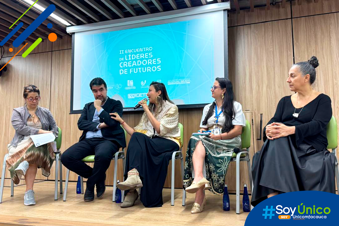 Conversatorio en el II Encuentro de Líderes creadores de futuros.