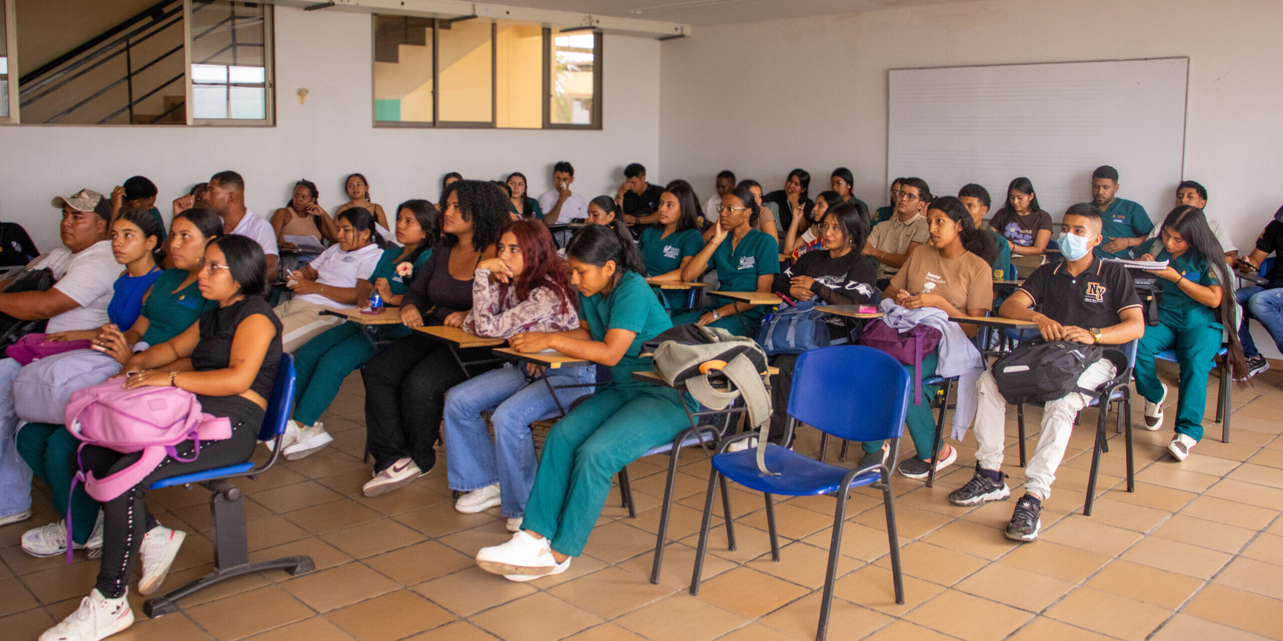 Estudiantes Ingenería Agroambiental en Charla sobre piscicultura