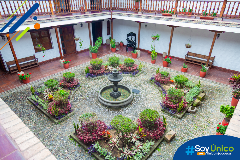 Fotografía de la fachada interna de la Sede Academia - Empresa.