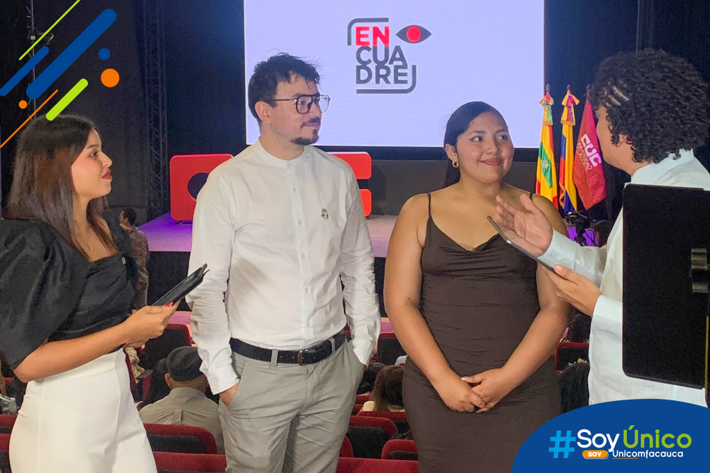 Nuestro director del programa de Comunicación Social y Periodismo y la directora del docuemental marca Unicomfacauca, María José Muñoz Pérez, siendo entrevistados en el Auditorio de la CUC.