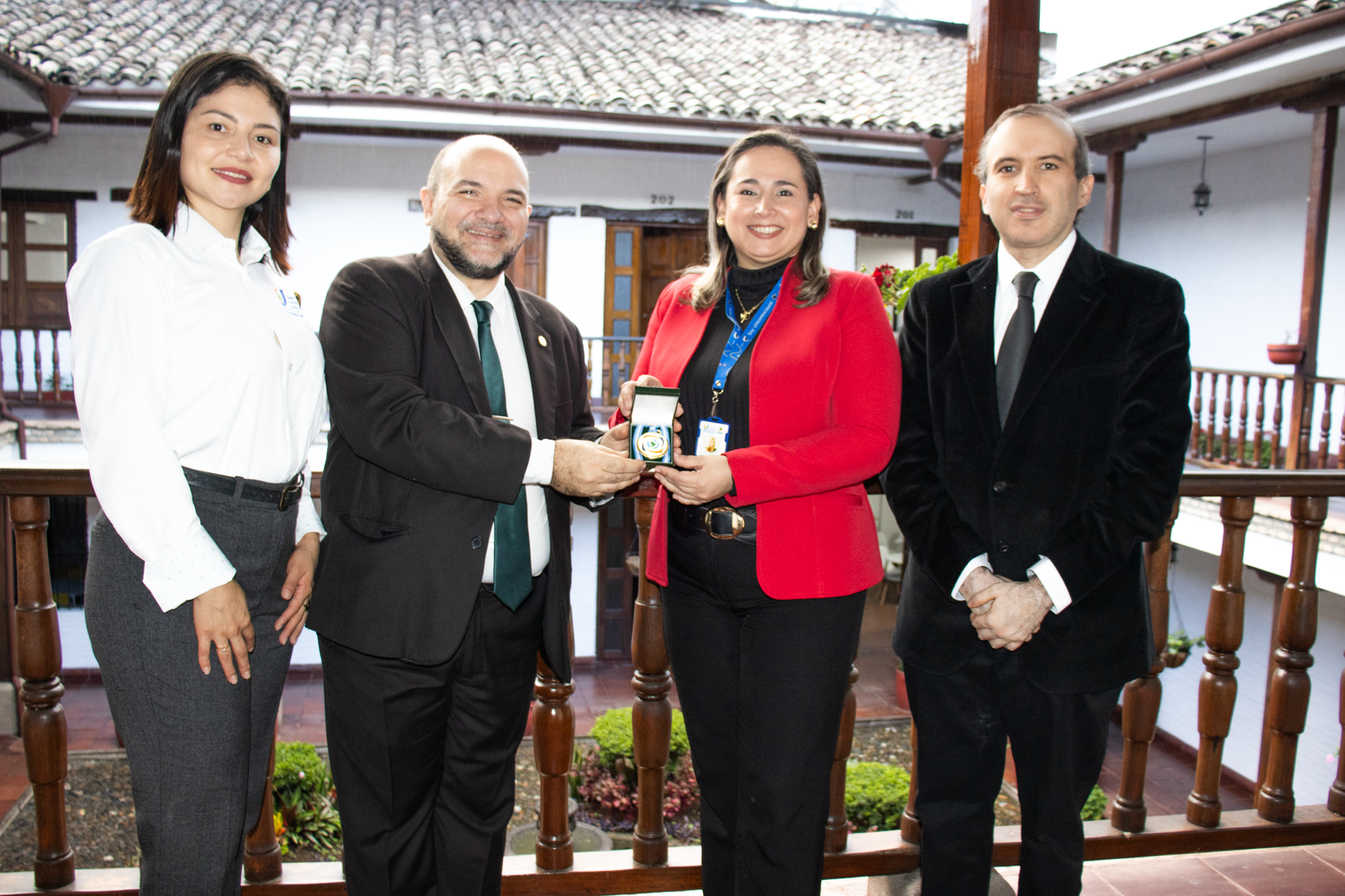 Unicomfacauca recibe reconocimiento internacional por su aporte al desarrollo territorial y su formación para responder a las necesidades del entorno