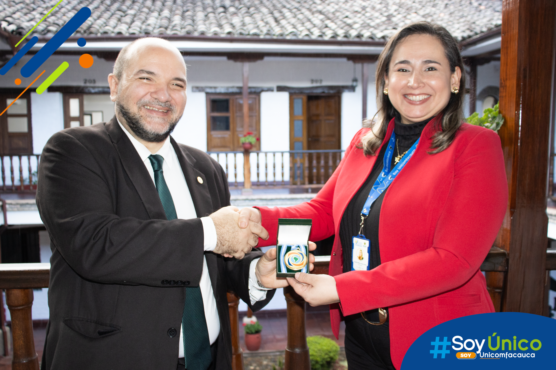 Entrega de reconocimeinto RedUniSE