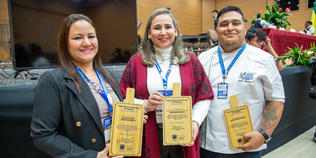 Unicomfacauca recibió reconocimientos por su compromiso con la educación, la cultura y el desarrollo sostenible