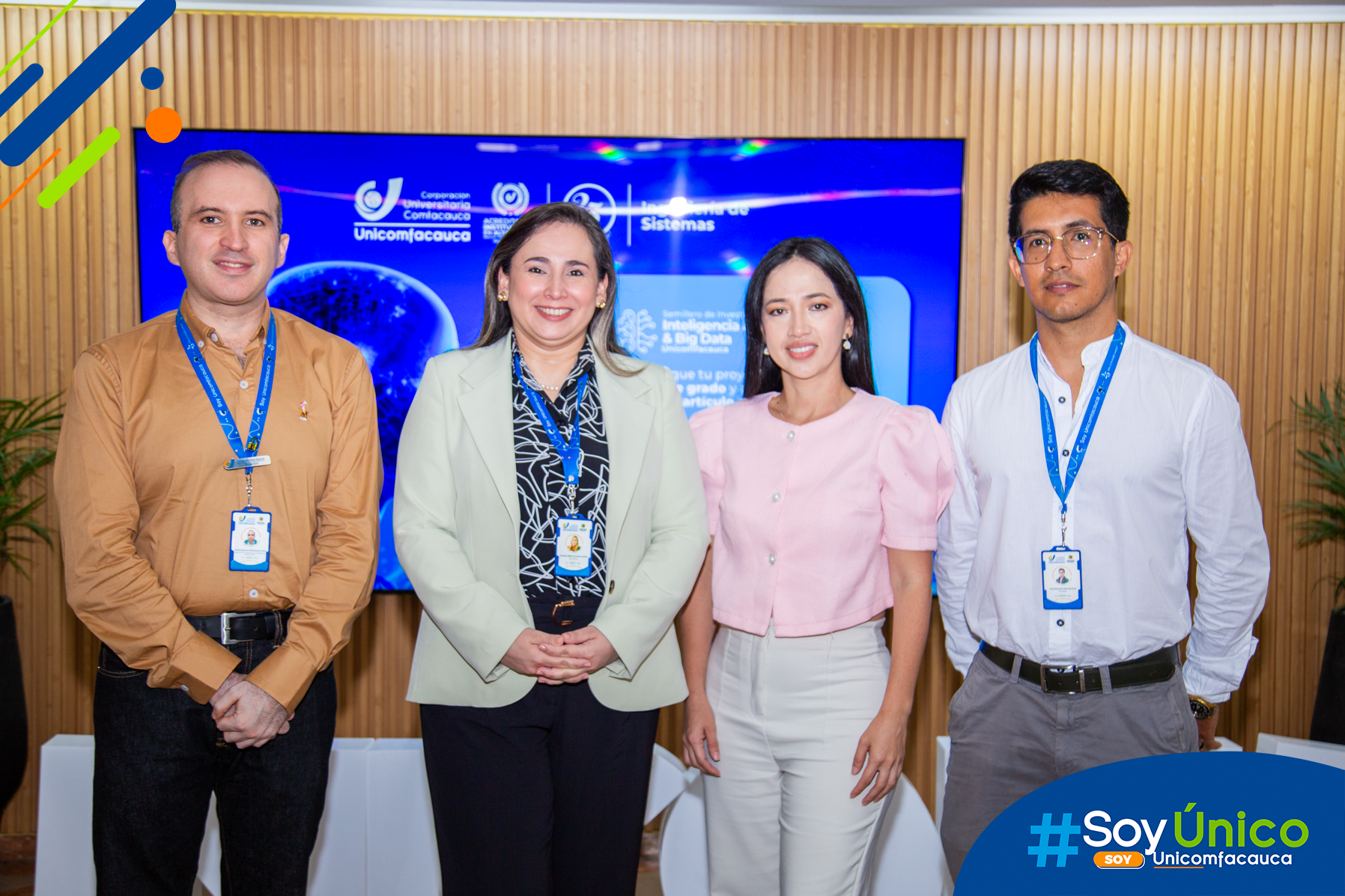 Directivos con el nuevo registro calificado Ingeniería Mecatrónica.