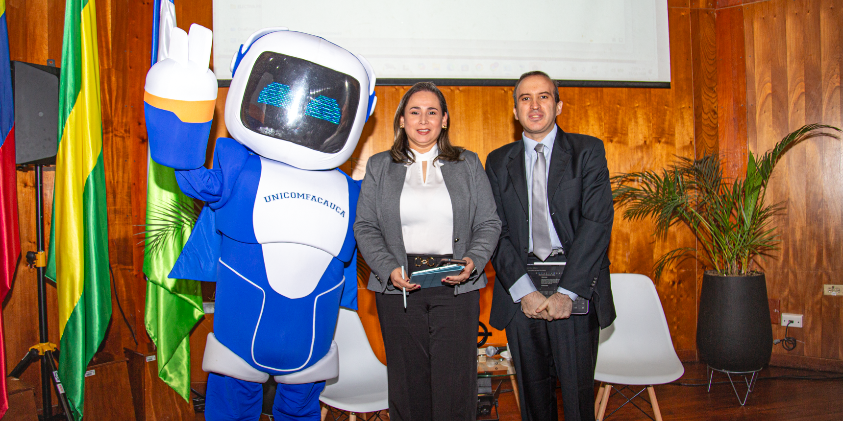 Rectora, Director de Planeación y Tuni en Rendición de cuentas 2025.