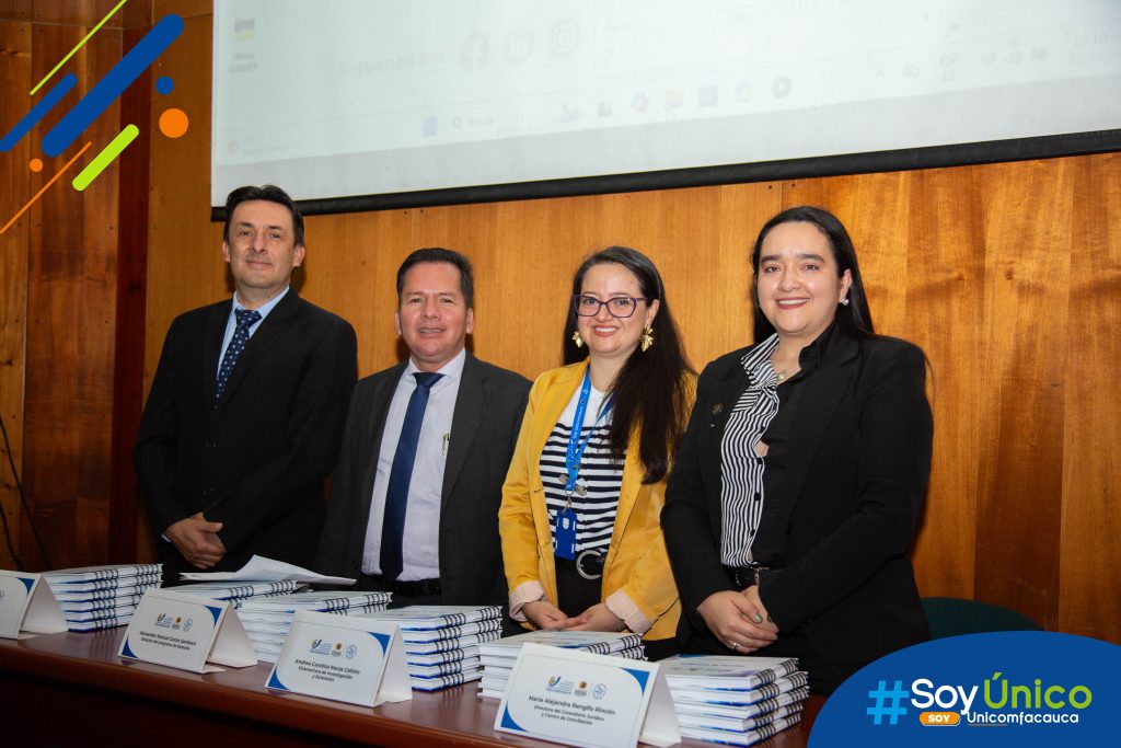 Mesa principal compuesta por nuestra Vicerrectora de Investigación y Extensión, Mg. Andrea Carolina Navas Calixto, el director del programa de Derecho, Mg. Alexander Cerón Samboní; la directora del Consultorio Jurídico y Centro de Conciliación, Mg. María Alejandra Rengifo Rincón; y en representación de los Asesores, Mg. José Alexander Astaiza Bolaños.