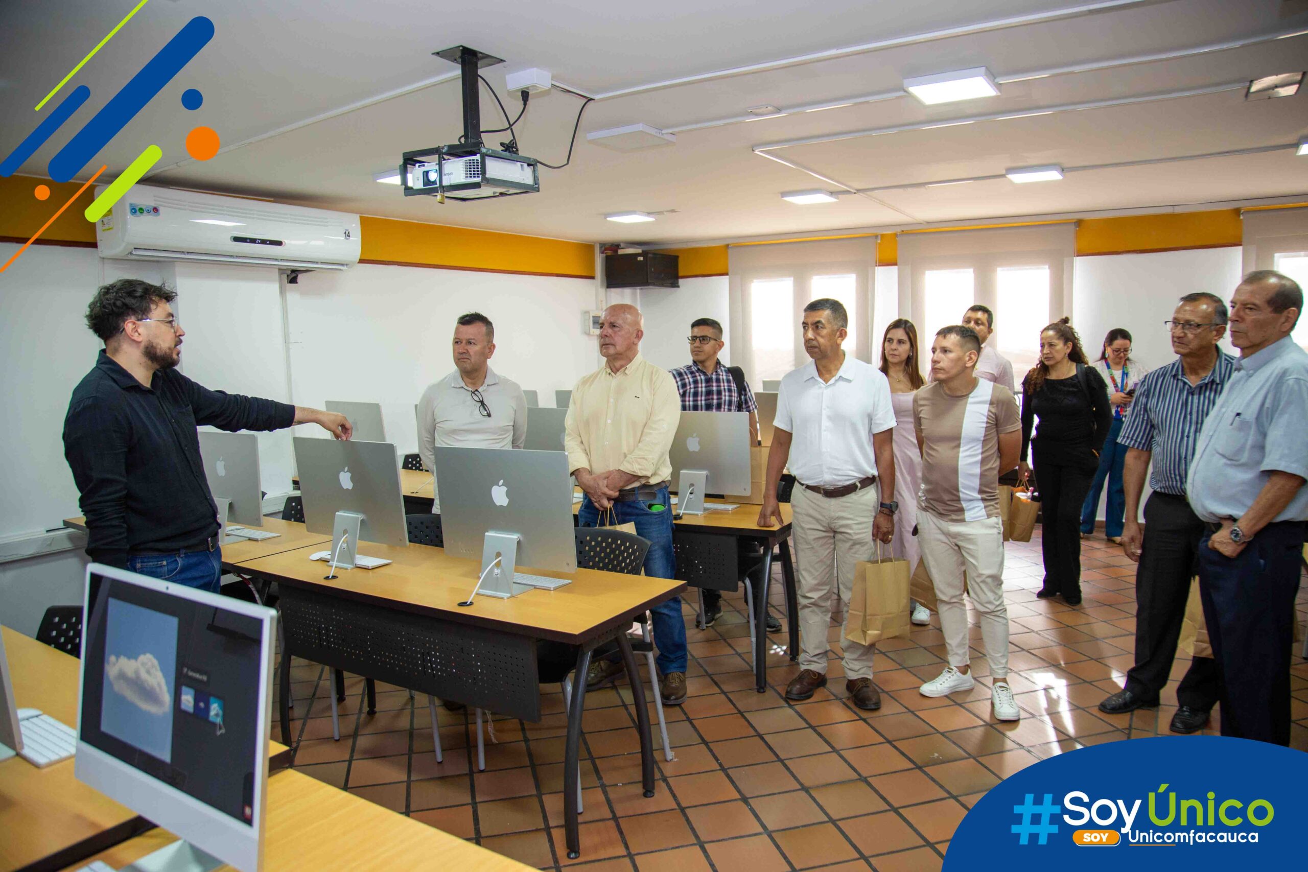 Rectores visitan sala Mac