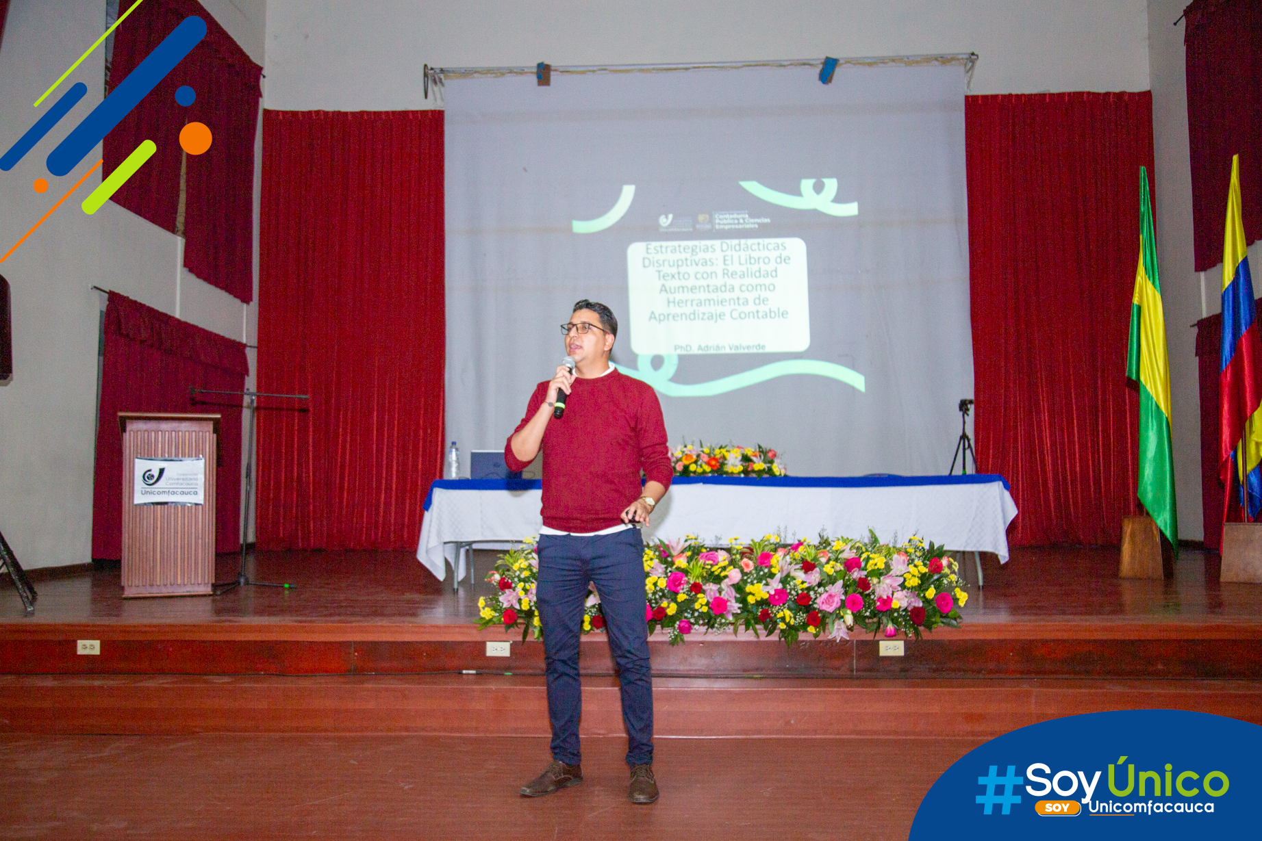 Adrian Valverde poente Congreso Ciencias Empresariales